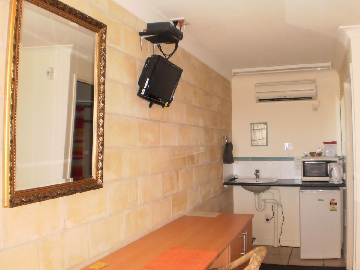 Country View Motel Ilbilbie Luaran gambar